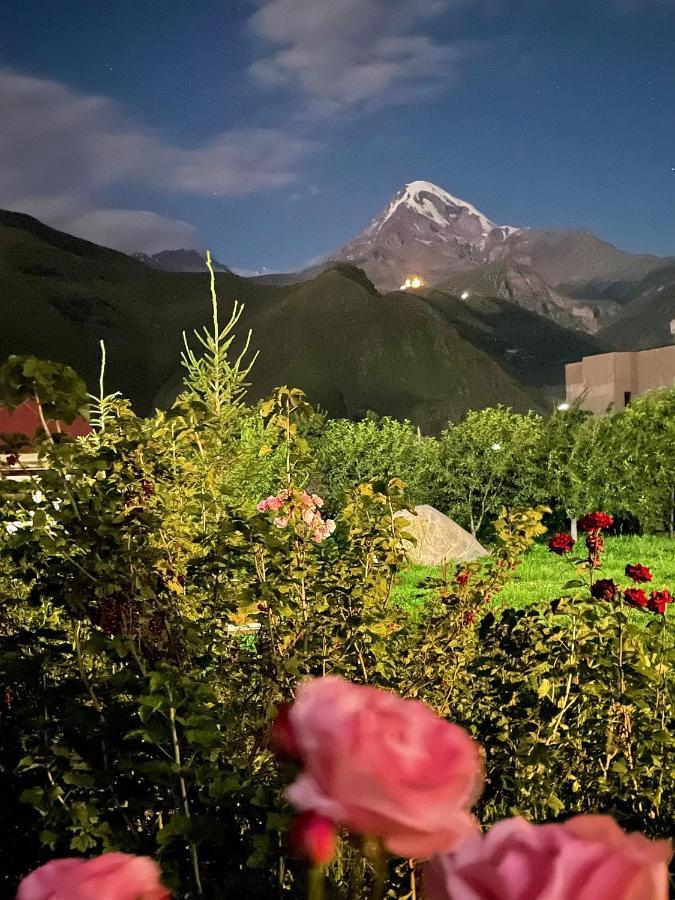 Piligrim Kazbegi Hotel Exterior foto