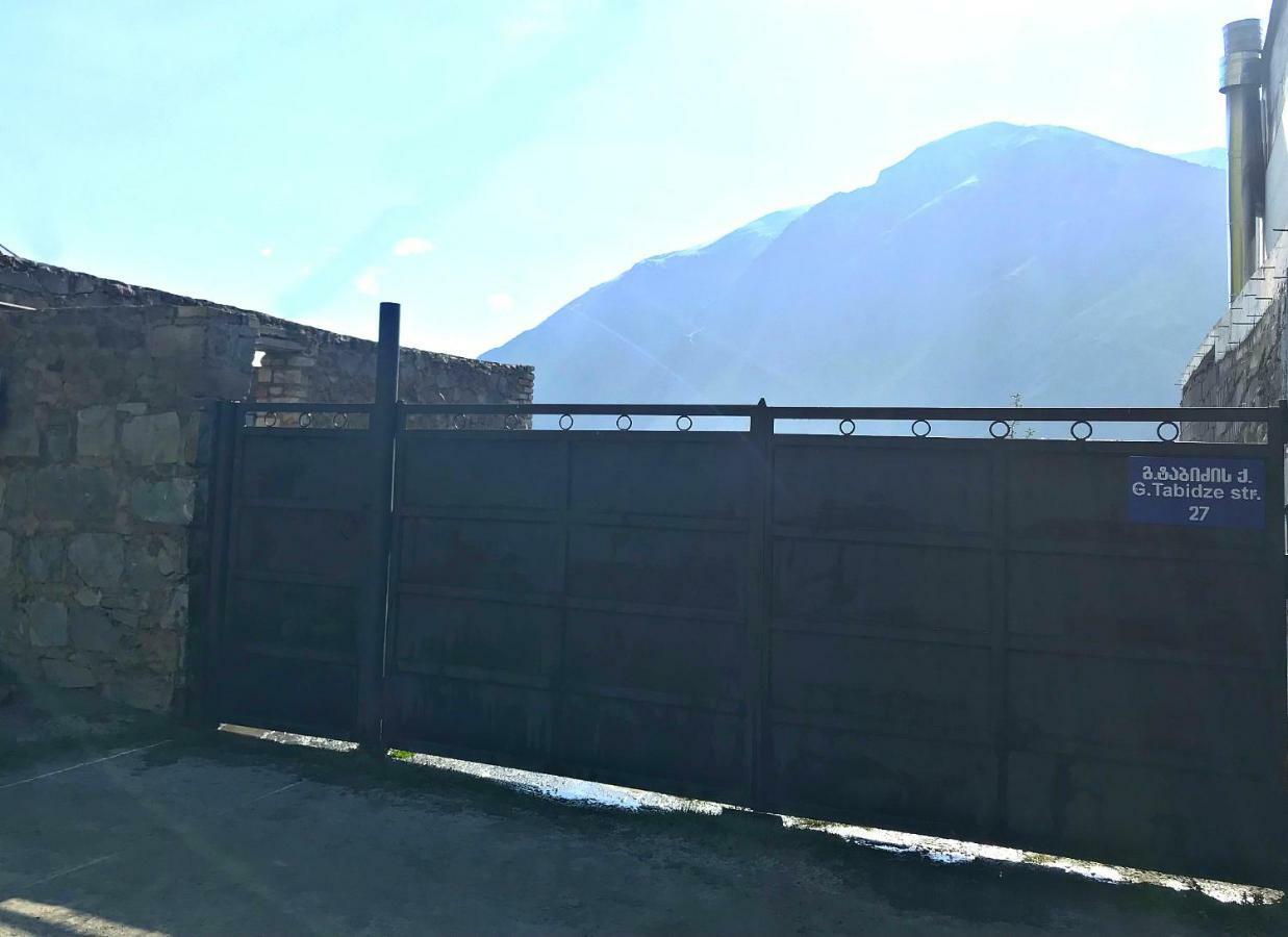 Piligrim Kazbegi Hotel Exterior foto